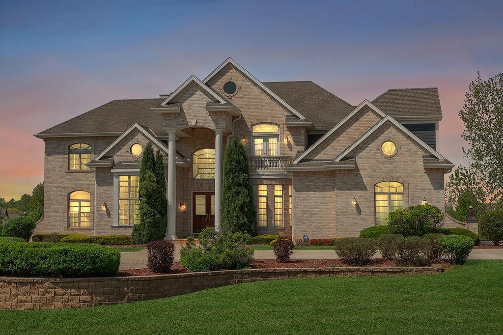18290 Prairie Falcon LANE, Brookfield, WI 53045