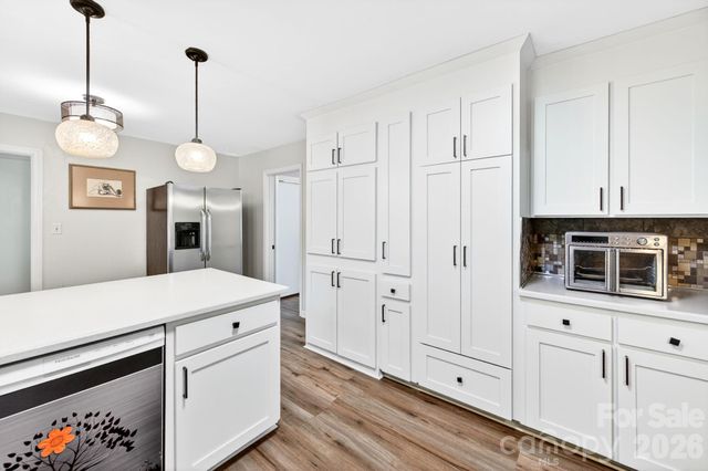 1 Oakwilde Drive, Asheville, NC 28803