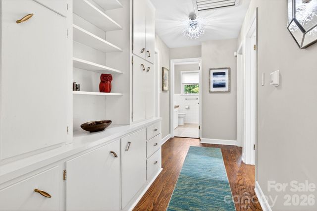 1 Oakwilde Drive, Asheville, NC 28803