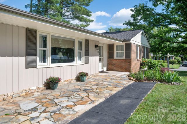 1 Oakwilde Drive, Asheville, NC 28803