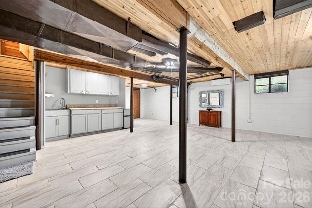 1 Oakwilde Drive, Asheville, NC 28803