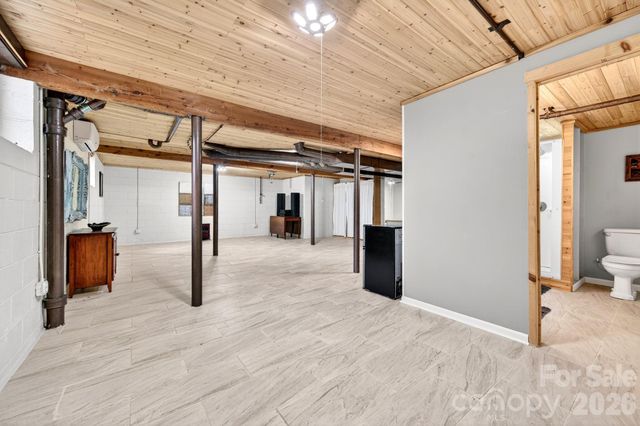 1 Oakwilde Drive, Asheville, NC 28803