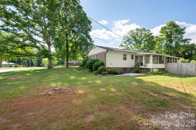 1 Oakwilde Drive, Asheville, NC 28803