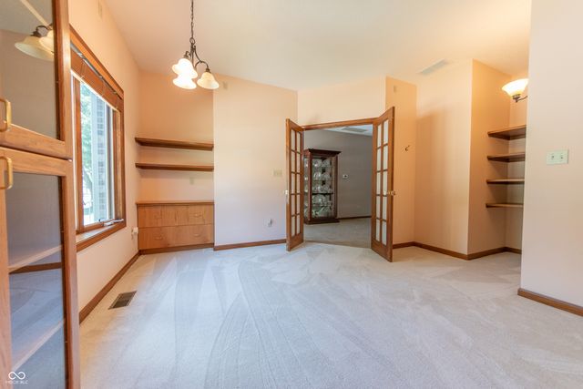 3735 W Two Mile House Road, Columbus, IN 47201