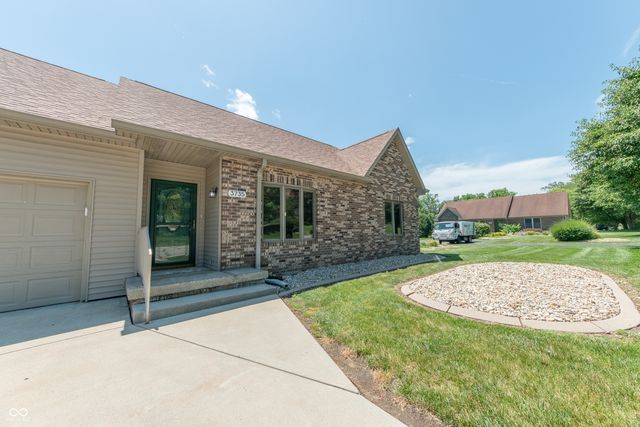 3735 W Two Mile House Road, Columbus, IN 47201