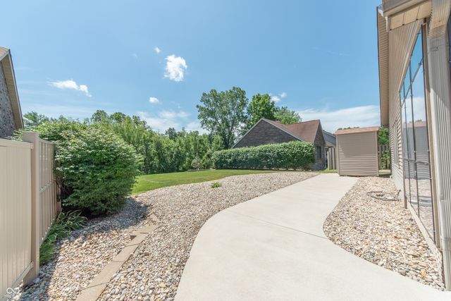 3735 W Two Mile House Road, Columbus, IN 47201