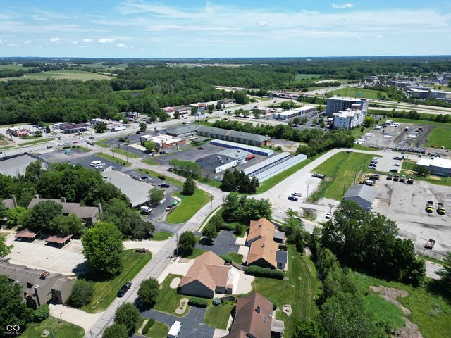 3735 W Two Mile House Road, Columbus, IN 47201