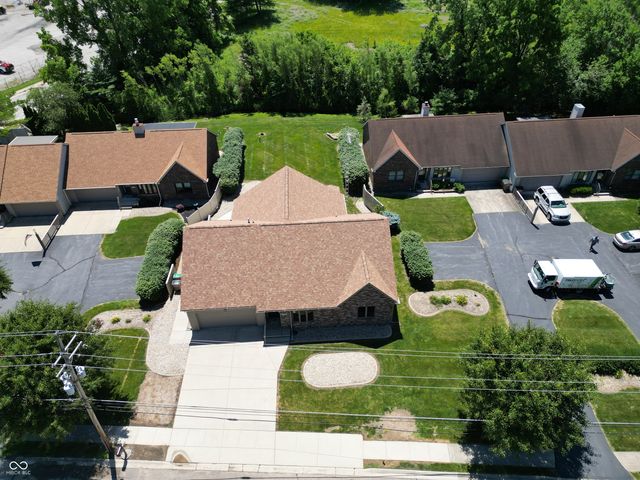 3735 W Two Mile House Road, Columbus, IN 47201