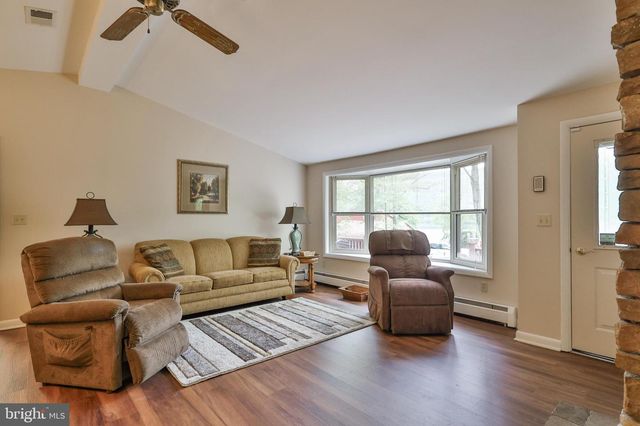 8 RHODODENDRON TERRACE, Nesquehoning, PA 18240