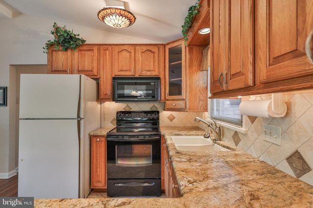 8 RHODODENDRON TERRACE, Nesquehoning, PA 18240