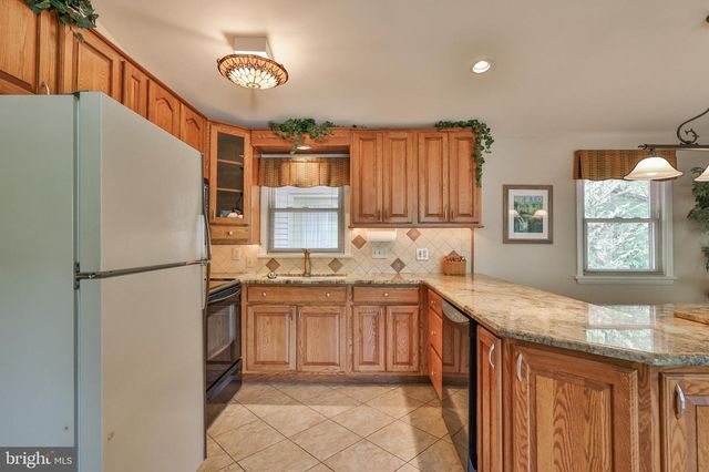 8 RHODODENDRON TERRACE, Nesquehoning, PA 18240