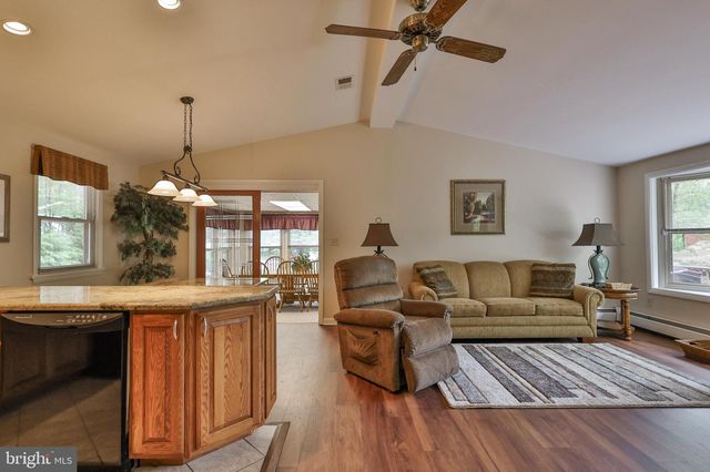 8 RHODODENDRON TERRACE, Nesquehoning, PA 18240
