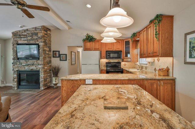 8 RHODODENDRON TERRACE, Nesquehoning, PA 18240