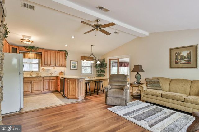 8 RHODODENDRON TERRACE, Nesquehoning, PA 18240