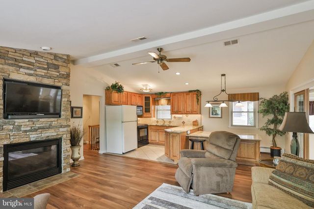 8 RHODODENDRON TERRACE, Nesquehoning, PA 18240