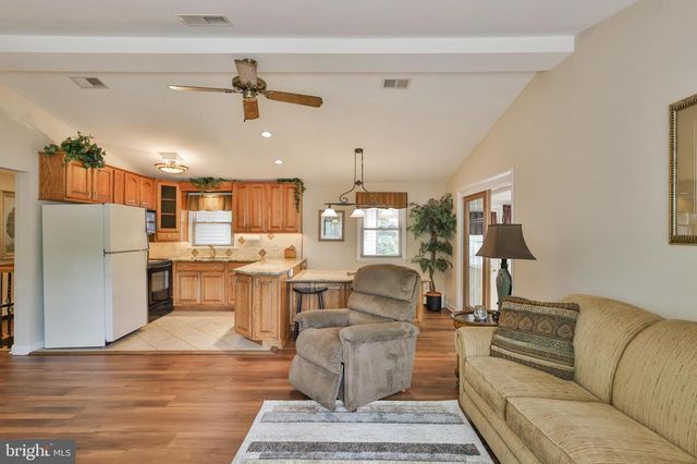 8 RHODODENDRON TERRACE, Nesquehoning, PA 18240
