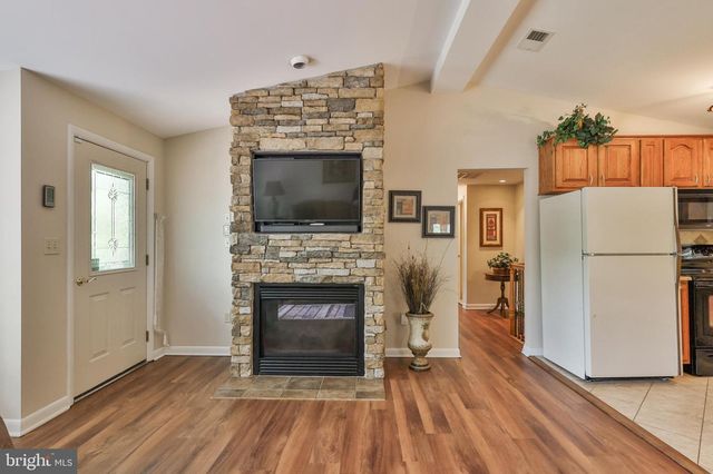 8 RHODODENDRON TERRACE, Nesquehoning, PA 18240
