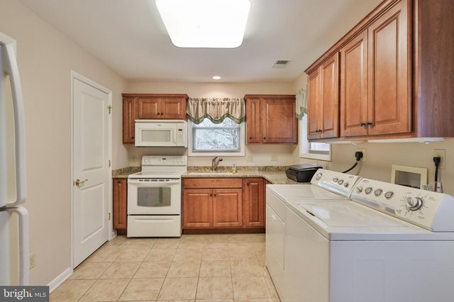 8 RHODODENDRON TERRACE, Nesquehoning, PA 18240