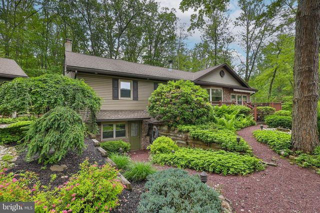 8 RHODODENDRON TERRACE, Nesquehoning, PA 18240