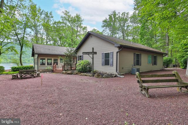 8 RHODODENDRON TERRACE, Nesquehoning, PA 18240