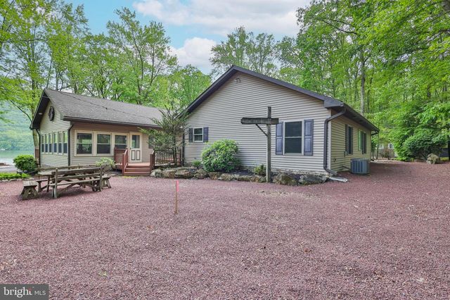 8 RHODODENDRON TERRACE, Nesquehoning, PA 18240