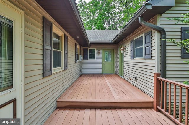 8 RHODODENDRON TERRACE, Nesquehoning, PA 18240