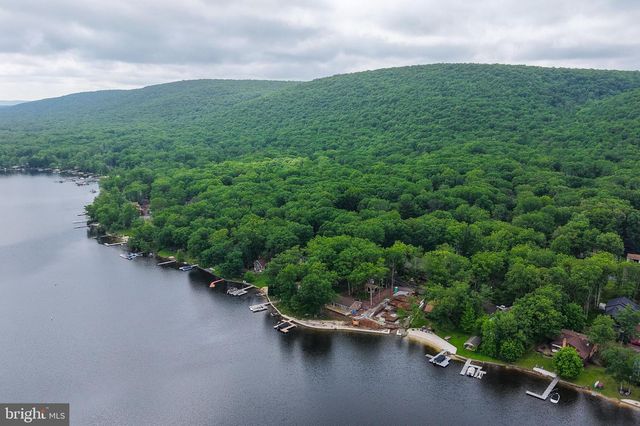 8 RHODODENDRON TERRACE, Nesquehoning, PA 18240