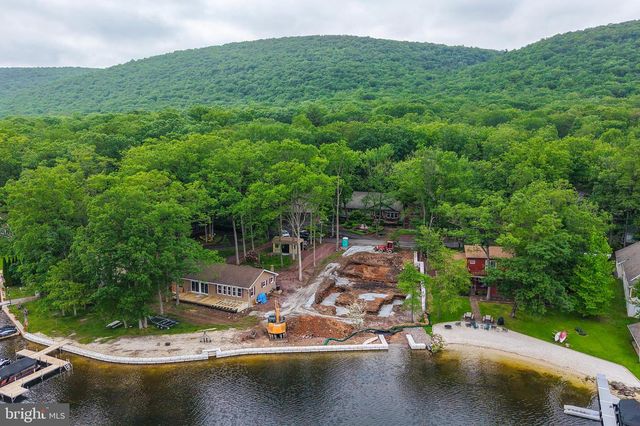 8 RHODODENDRON TERRACE, Nesquehoning, PA 18240