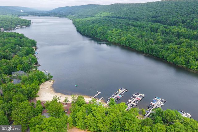 8 RHODODENDRON TERRACE, Nesquehoning, PA 18240