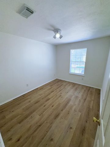 6658 Sharpstown Green Circle, Houston, TX 77036