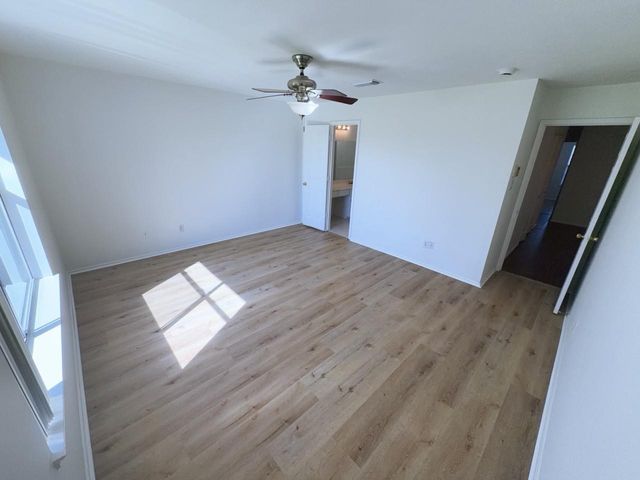 6658 Sharpstown Green Circle, Houston, TX 77036