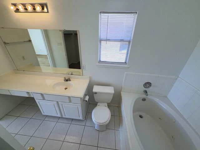 6658 Sharpstown Green Circle, Houston, TX 77036