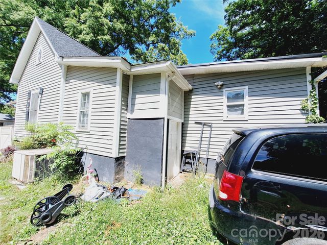 632 Wood Street, Statesville, NC 28677