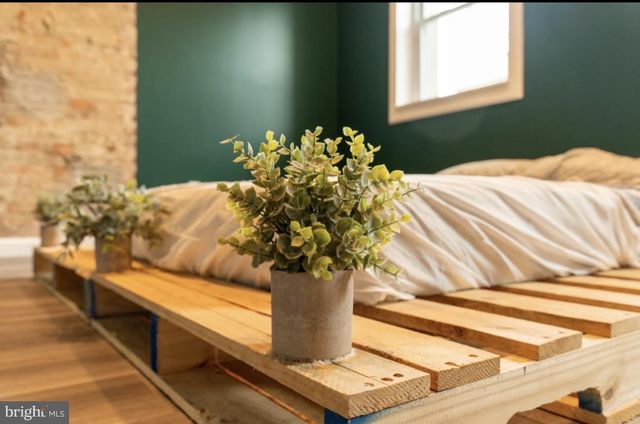 1809 S BROADWAY, Camden, NJ 08104