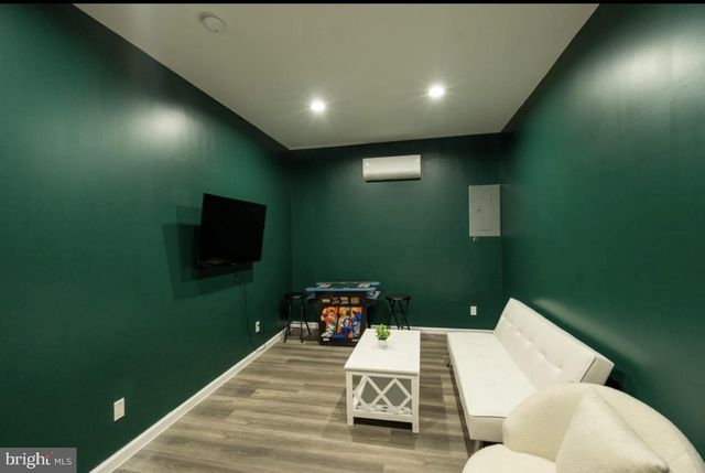 1809 S BROADWAY, Camden, NJ 08104