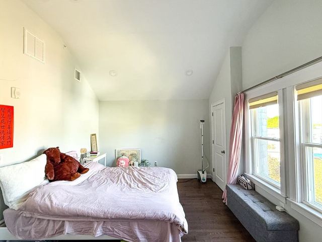 7 Russell Rd 3, Somerville, MA 02144