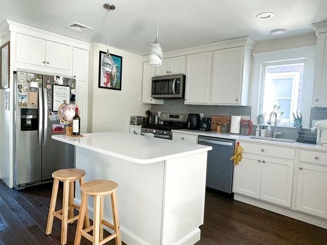 7 Russell Rd 3, Somerville, MA 02144