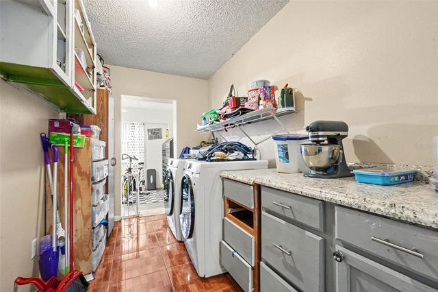 3040 STRAWBERRY LANE, Lakeland, FL 33801