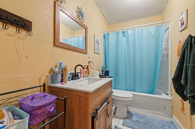 3040 STRAWBERRY LANE, Lakeland, FL 33801