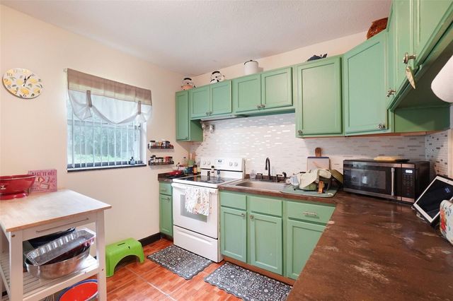 3040 STRAWBERRY LANE, Lakeland, FL 33801