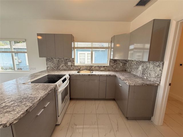 3025 NW 23rd Ave 1, Miami, FL 33142