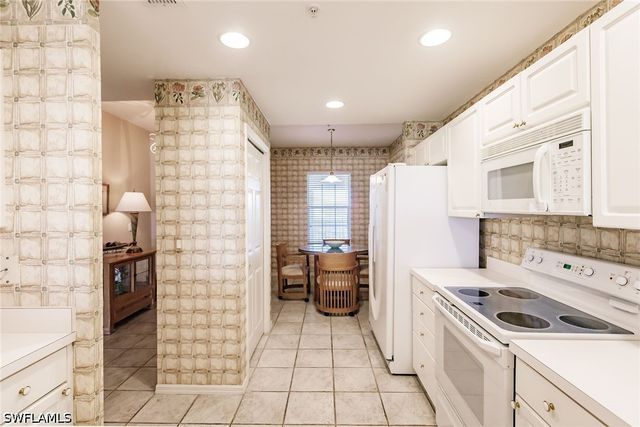 4120 Bayhead DR 303, Bonita Springs, FL 34134