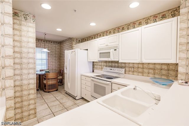 4120 Bayhead DR 303, Bonita Springs, FL 34134