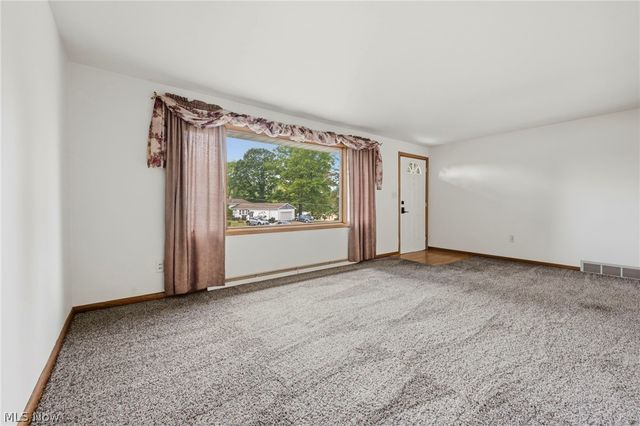 3140 Rusty Avenue SW, Canton, OH 44706