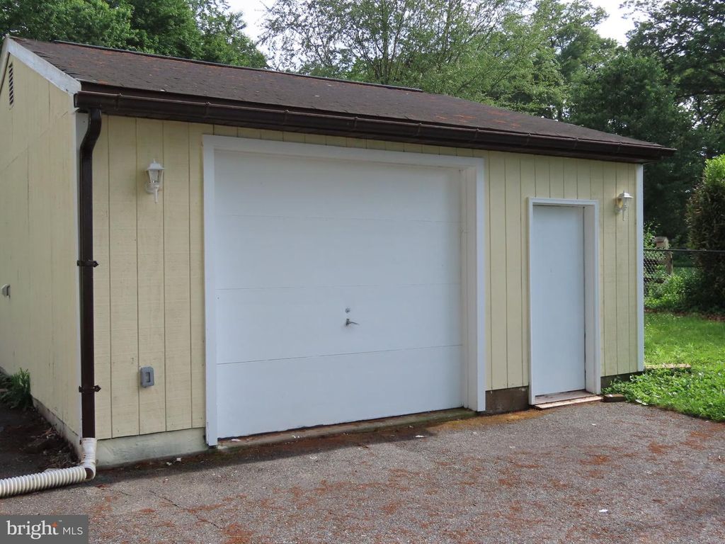 Image 23 of property listing at 703 ST MARYS RD, Pylesville, MD 21132
