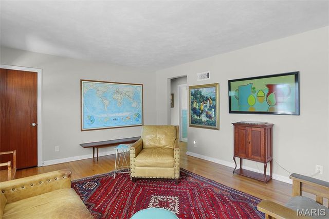 5909 Childress Avenue, St Louis, MO 63109