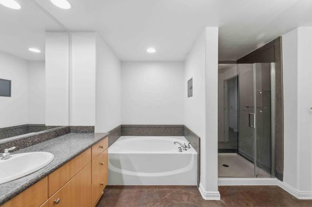 130 E San Fernando Street 419, San Jose, CA 95112