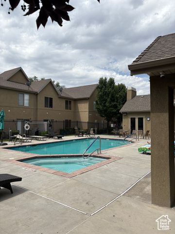 6779 S SIENNA PARK LN, Midvale, UT 84047