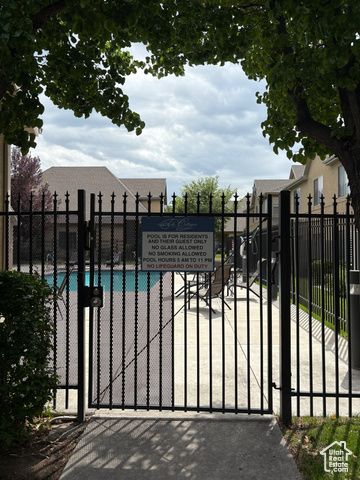 6779 S SIENNA PARK LN, Midvale, UT 84047