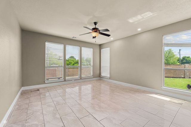 6631 Crestmoor Lane, Sachse, TX 75048